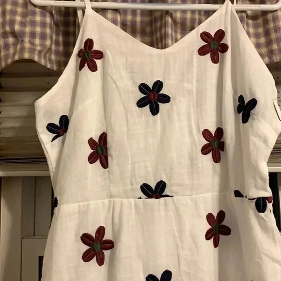 White Shein sundress for sale ! - Picture 2 of 3
